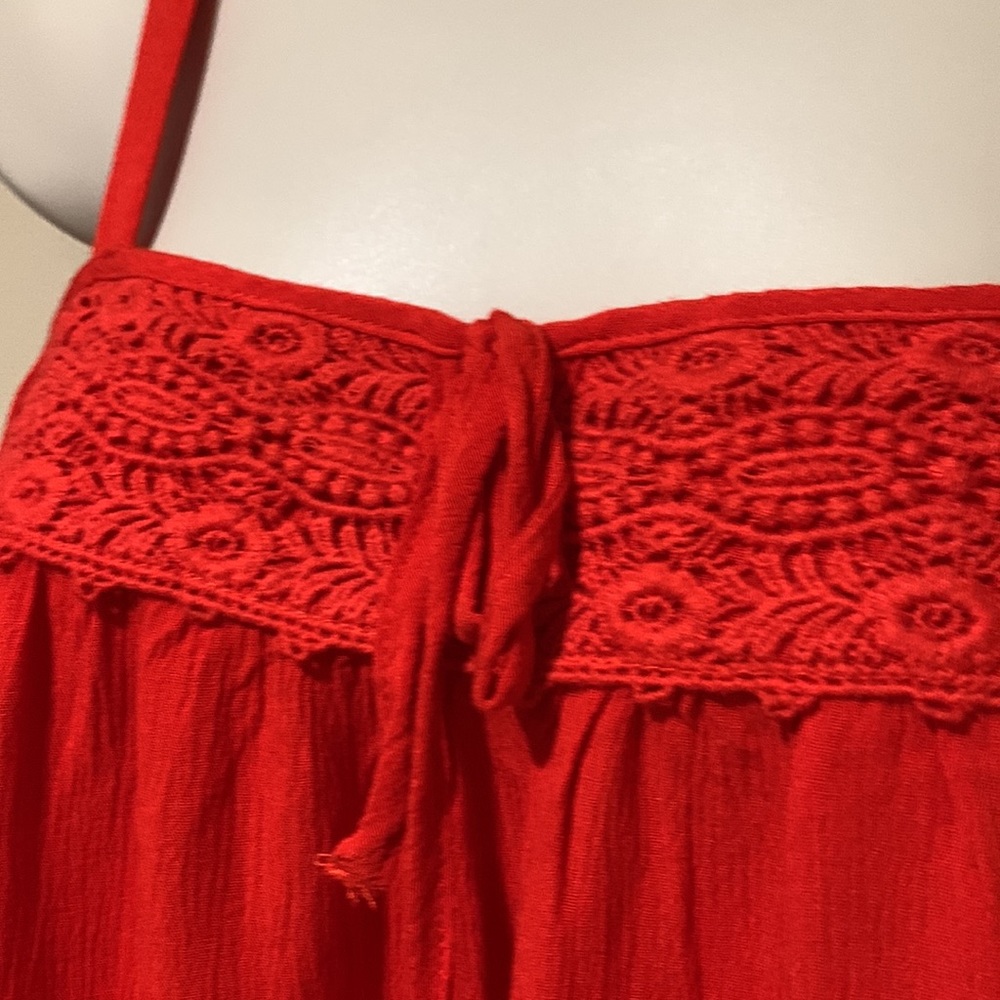 Eyeshadow cold shoulder top - Picture 4 of 9
